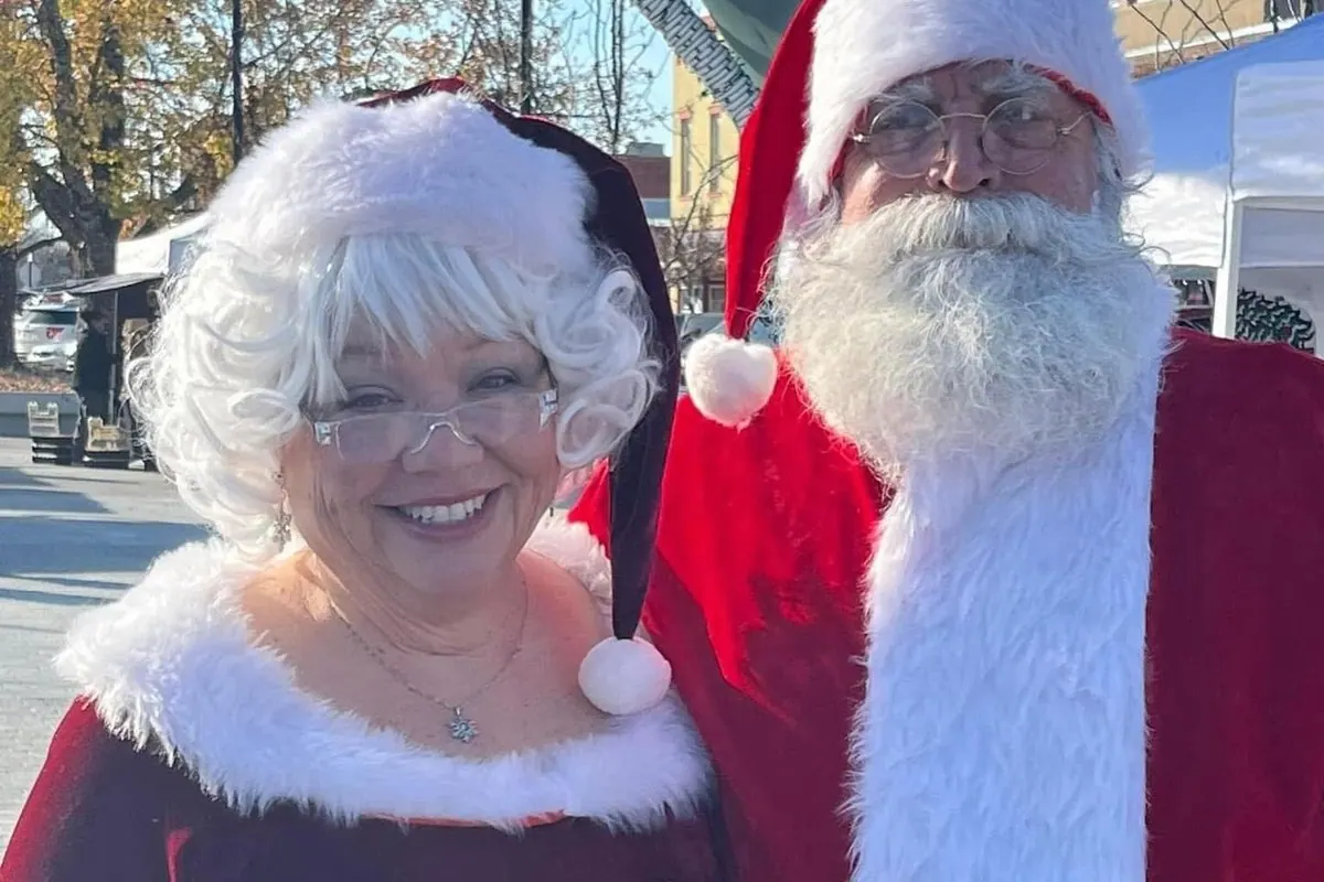 Santa and Mrs. Claus at the Winter Market of NWA