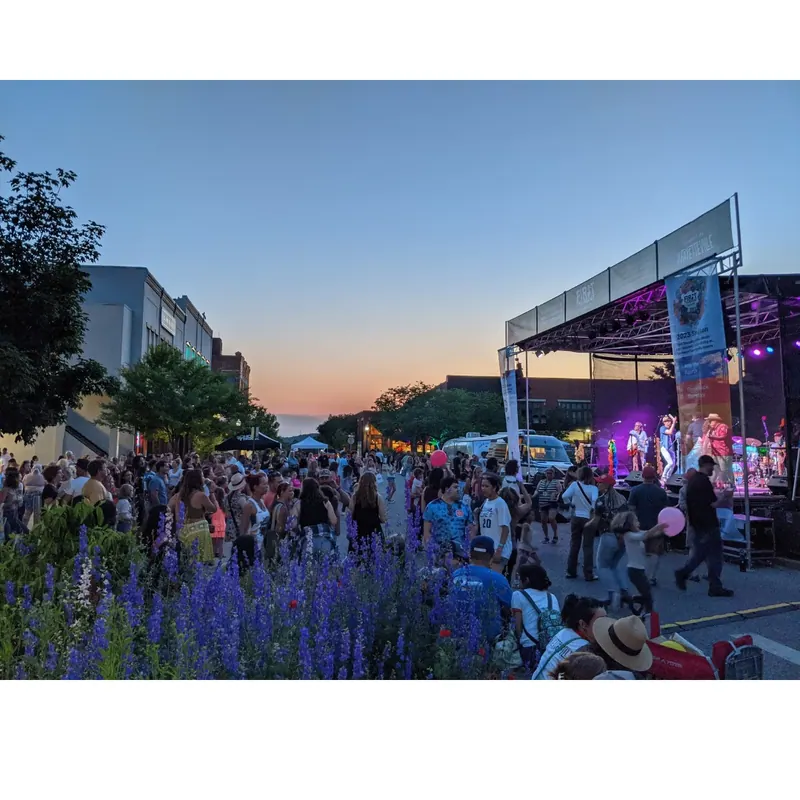 Falltoberfest is Back with Live Music, Tasty Eats and All the Fall Vibes