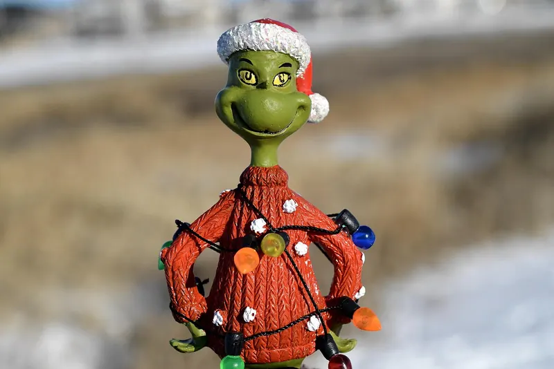 A Grinch-Themed Kids Night Out Is Happening at Imagine Studios