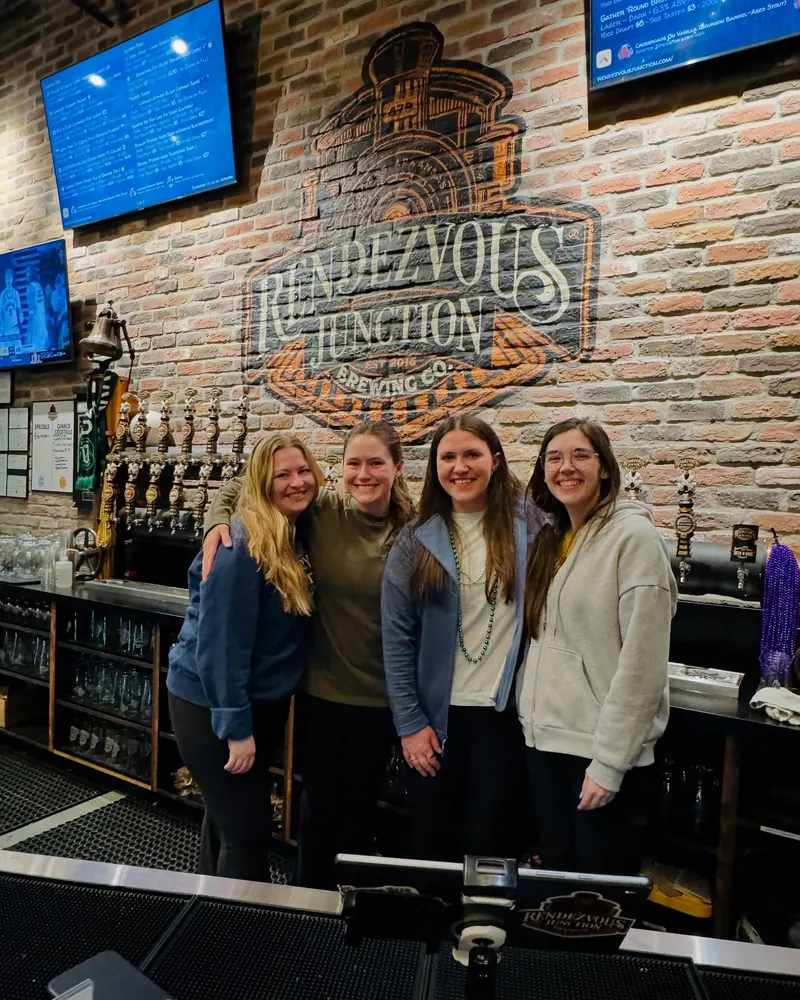 Chick Flicks Trivia Night Serves Rom-Com Quotes and Cold Drinks