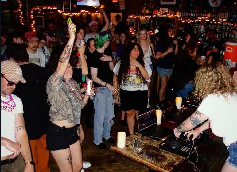 SolSets Turns Up the Heat with Electric Summer at The Momentary