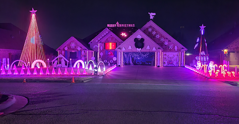 Christmas light homes